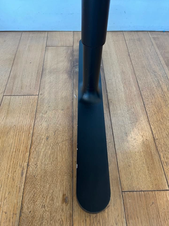 IKEA BEKANT black desk with adjustable legs - photo 2