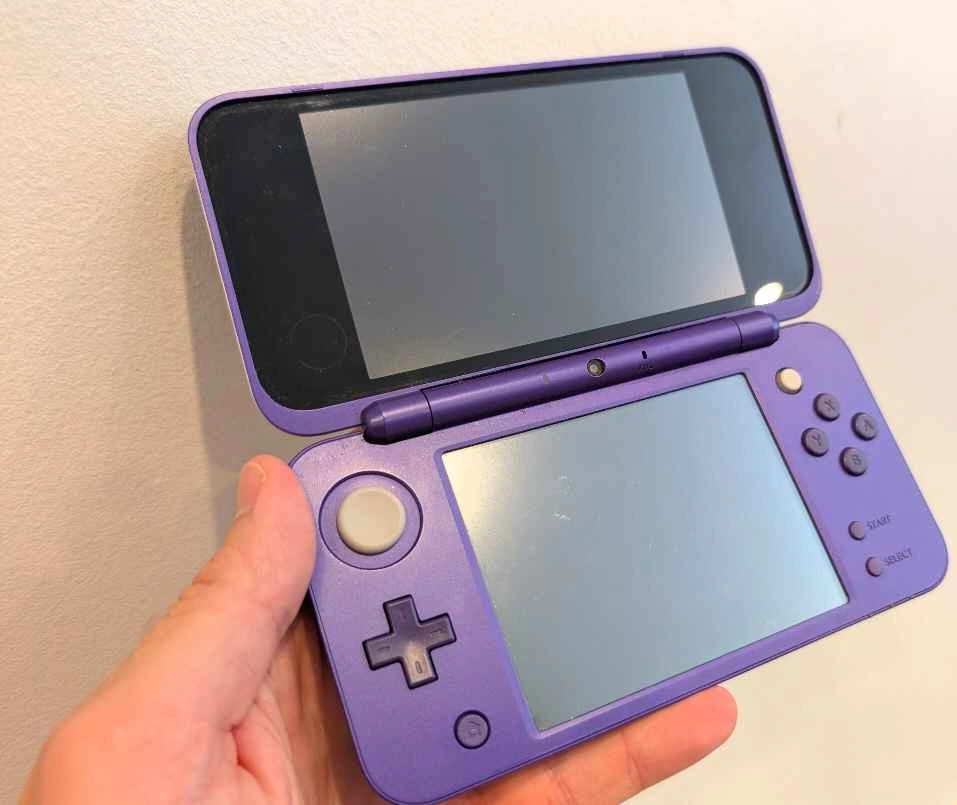 Nintendo "New" 2DS XL - Midnight Purple - CFW 128GB - photo 4