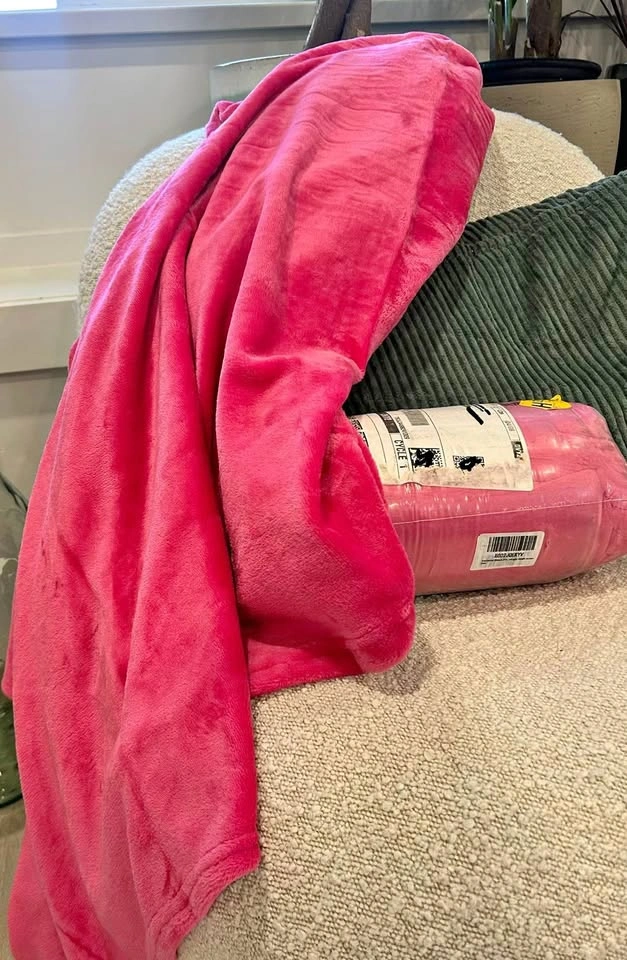 $10 New Hot Pink Twin Size Fleece Blanket