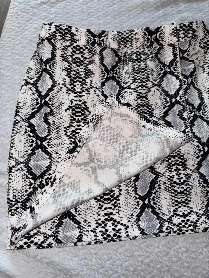 Snakeskin Mini Skirt - photo 2