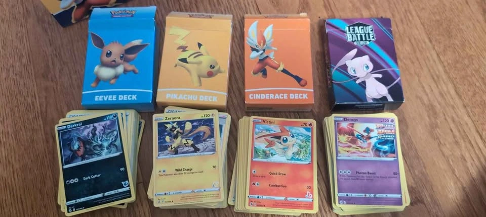 Pokemon! 4 decks with boxes and game board - photo 2
