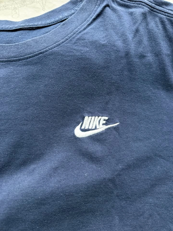 Nike navy blue t-shirt: Size Small - photo 2