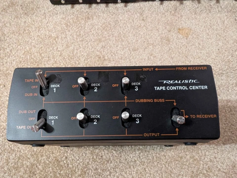 Lot of 4 Realistic Tape Control Centers Model 42-2105 - photo 2