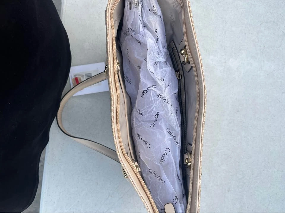 Calvin Klein Tote Bag Cash Only & Pick up Only - photo 4