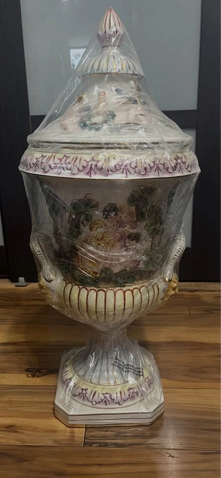 Vintage Capodimonte Figural Ceramic Urn with Cherubs - photo 3