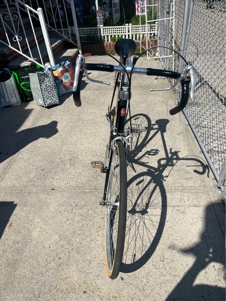 Schwinn World Sport 24-inch Road Bike - Mint Condition - photo 3