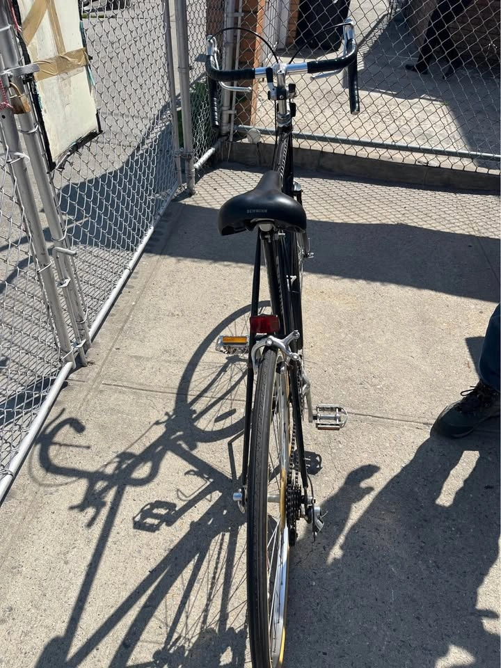 Schwinn World Sport 24-inch Road Bike - Mint Condition - photo 4