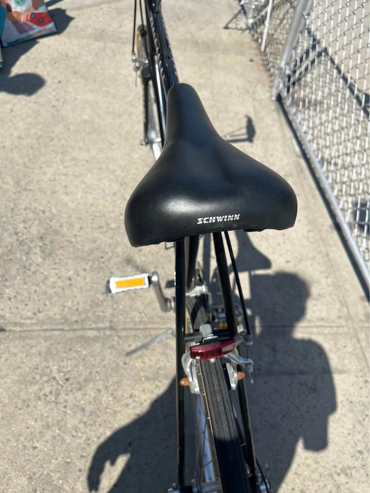 Schwinn World Sport 24-inch Road Bike - Mint Condition - photo 5