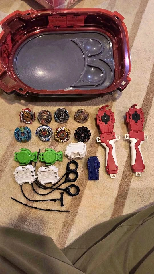 Beyblades - beyblade burst set