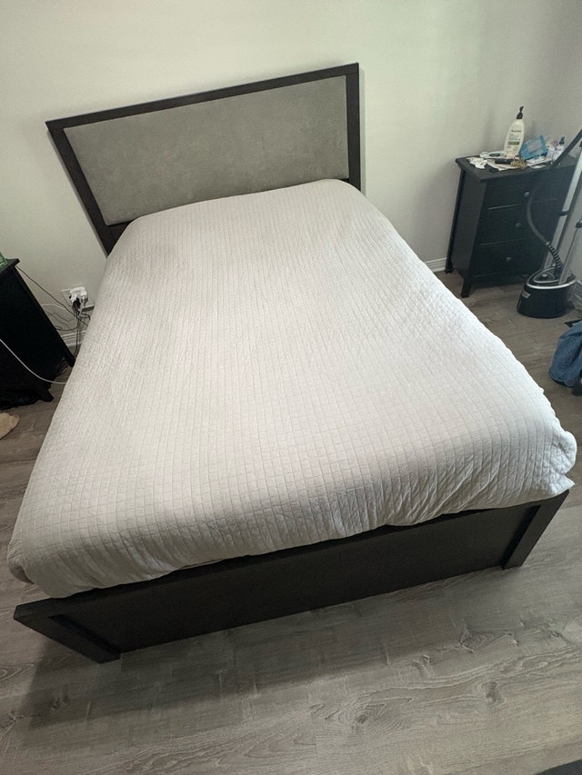 Queen Bed Frame with 4 oversized drawers + Box spring - photo 2