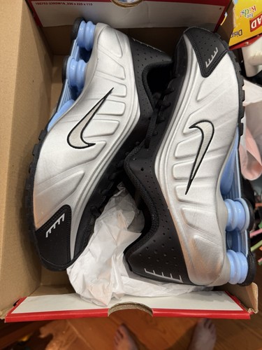 Size 10 - Nike Shox R4 Psychic Blue