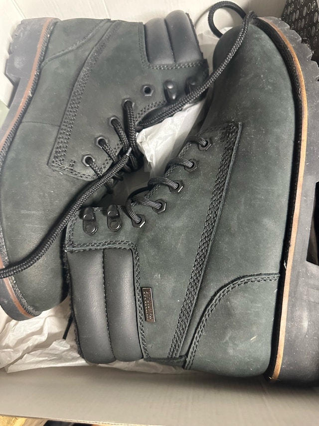 Furrow Waterproof Boots NEW S. 9