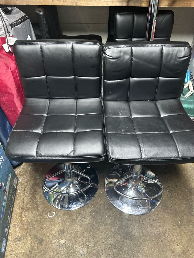 Black Bar Stools - photo 2