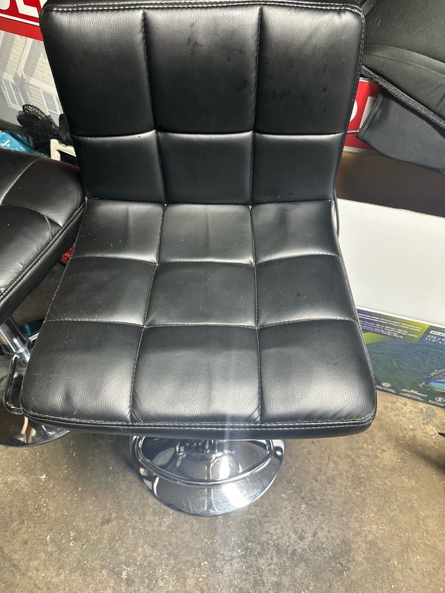 Black Bar Stools - photo 3