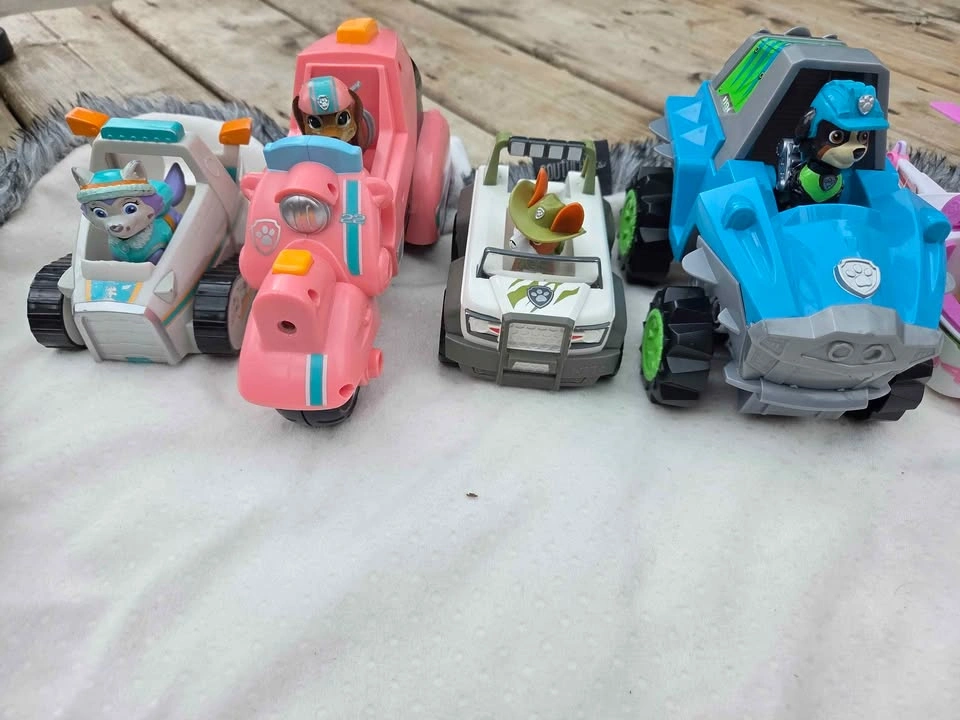 Paw Patrol Vehicles with Pups Lot of 9 - photo 2
