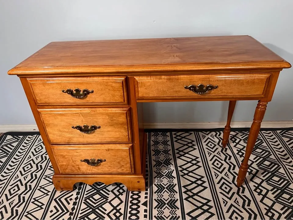 1976 Solid Maple Vintage Desk, Daveluyville Furniture - photo 5