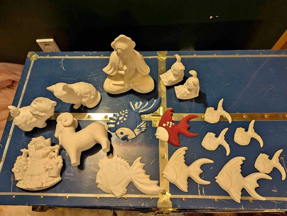 Assorted vintage ceramic ready to paint