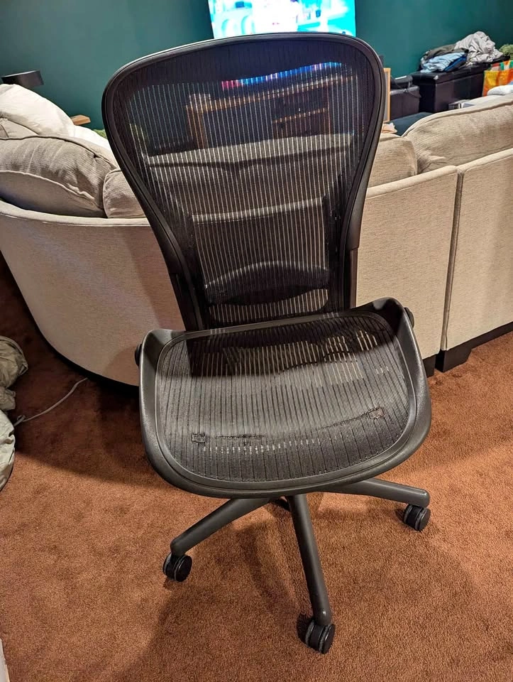 Black computer chair