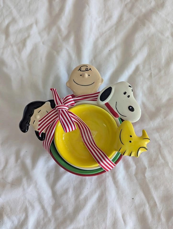 Snoopy Peanuts Hallmark Measuring Cups Nested Rare Set 4 Ceramic