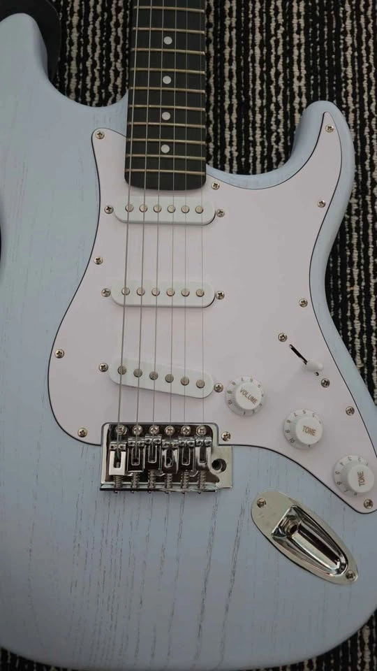Donner blue electric guitar with strap - photo 4