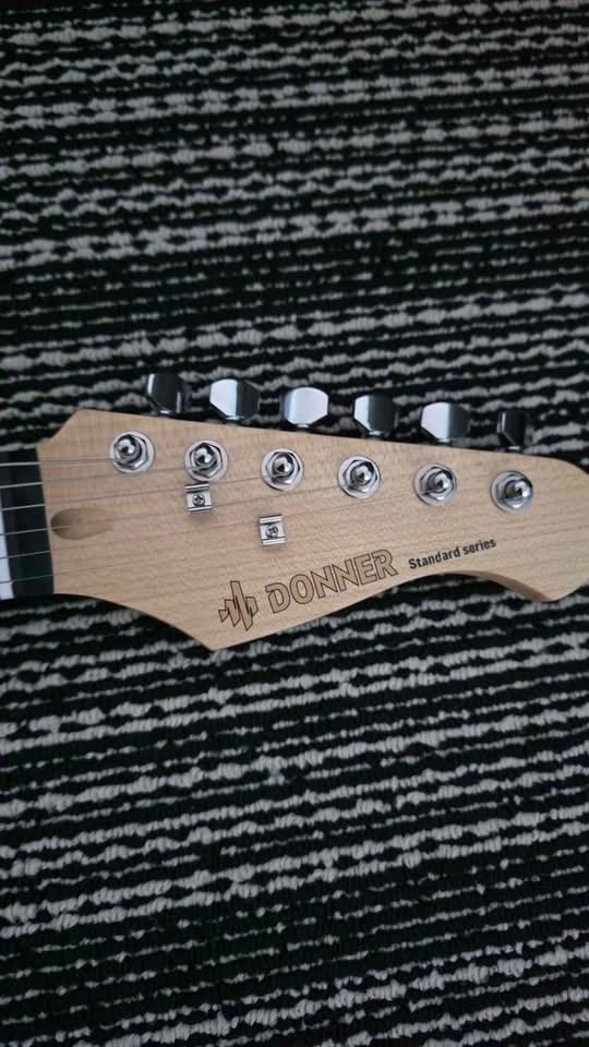 Donner blue electric guitar with strap - photo 5