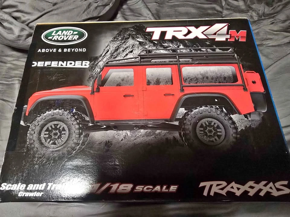 Traxxas TRX-4M Land Rover Rock Crawler