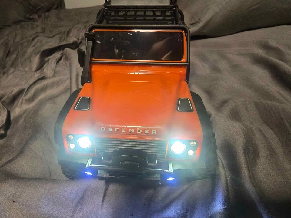 Traxxas TRX-4M Land Rover Rock Crawler - photo 4