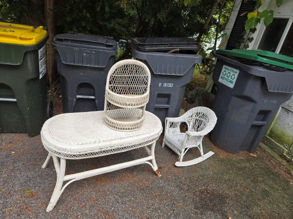 White Wicker Items thumbnail