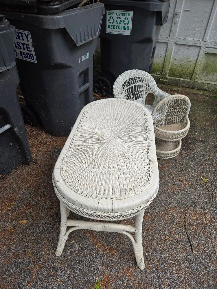 White Wicker Items image indicator(3)