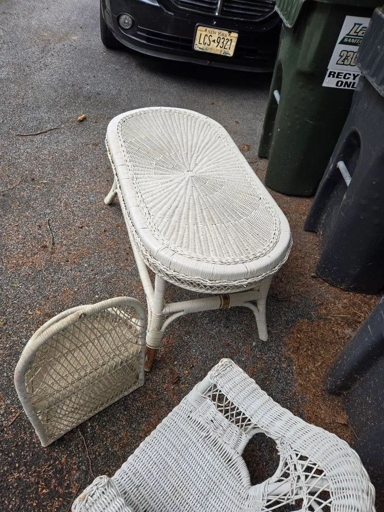 White Wicker Items image indicator(4)