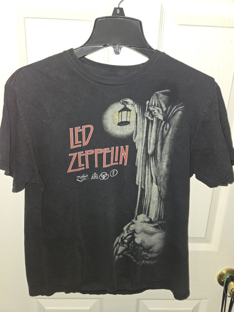 🥕  Houses of The holy old used Tee