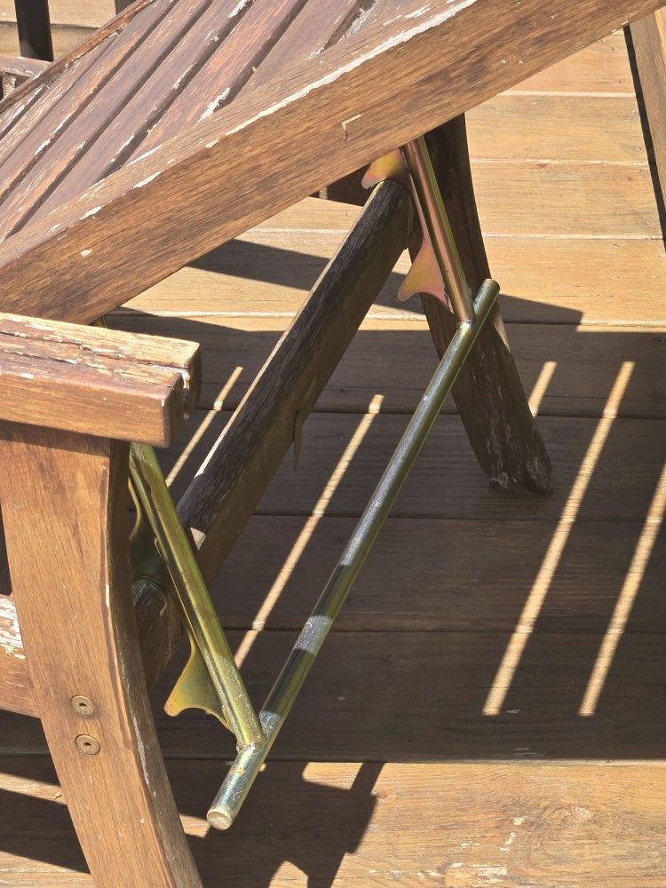 🥕  Teak Wood Loungers In Need Of TLC - photo 3