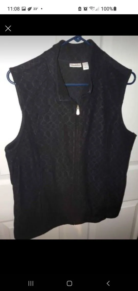 Croft & Barrow Black Vest (L) thumbnail