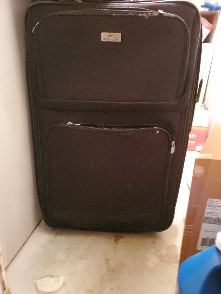 🥕 Black Cloth Suitcase