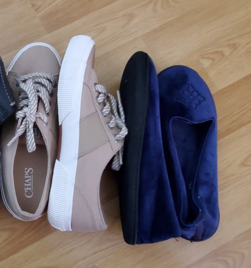 Size 5 Women's Chaps Sneaker, Dearfoams Slipper
