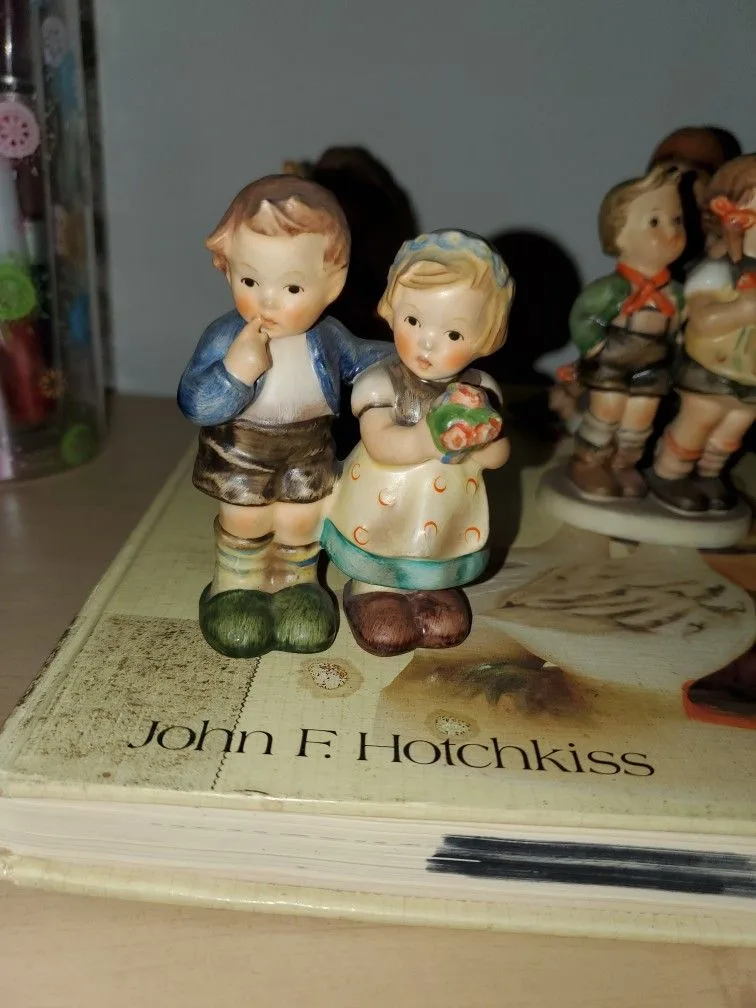 Goebel Hummel Germany 🇩🇪 - "We Congratulate" 214 - E thumbnail