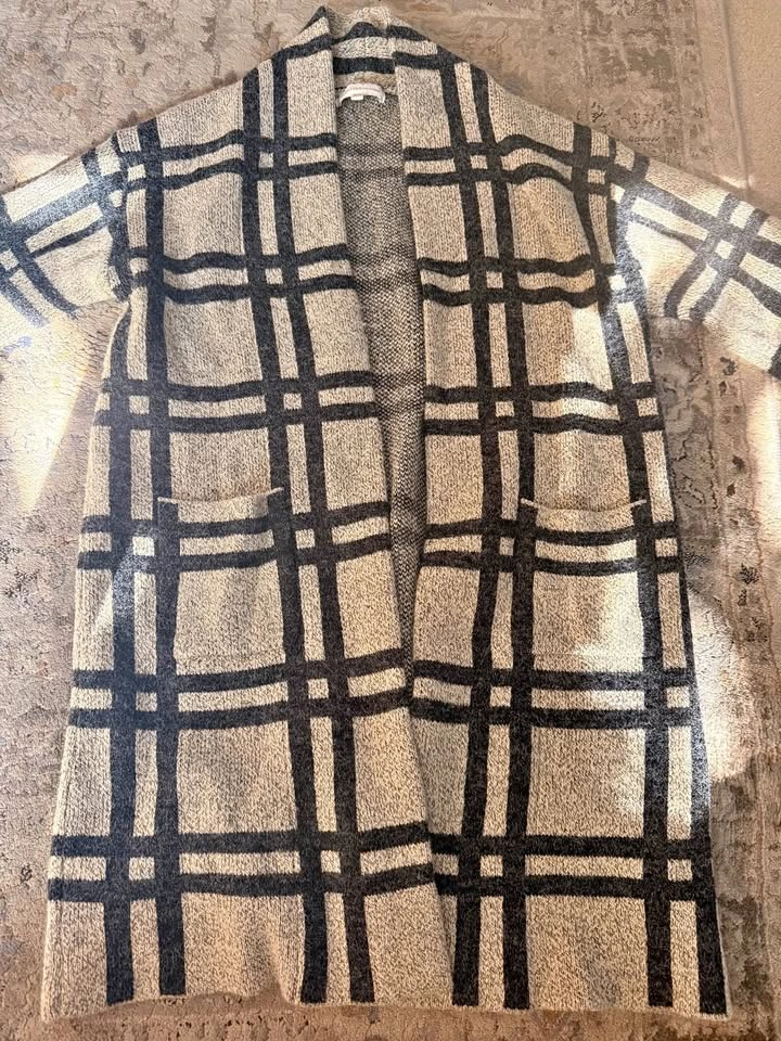 Monteau Los Angeles Plaid Cardigan