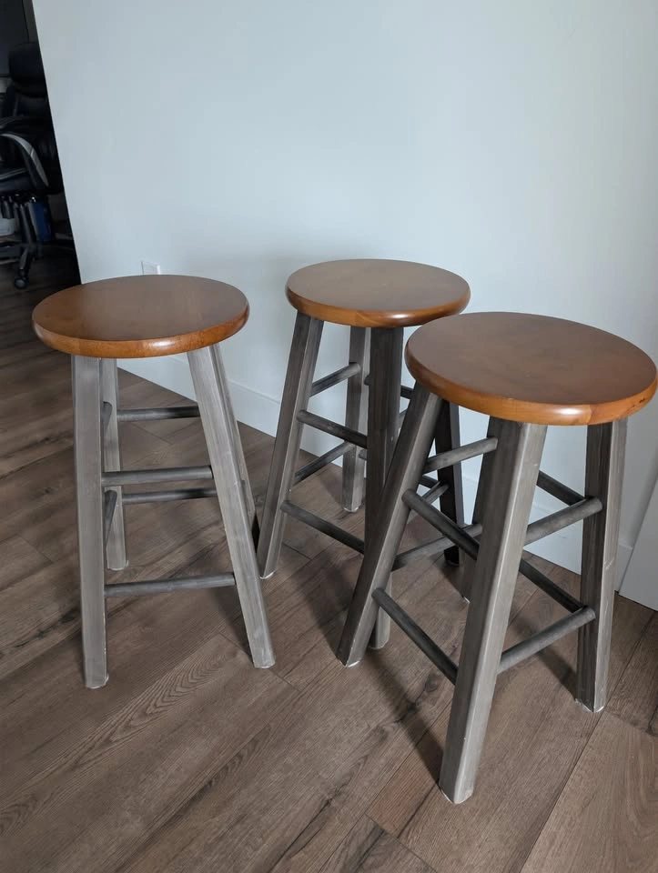 Wood Ivy Counter Stools x3 - photo 2
