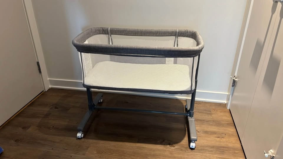 🛏️ Bedside Bassinet – Excellent Condition - photo 2