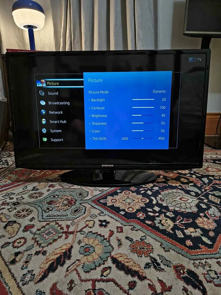 Samsung 32 inch TV UN32H5203
