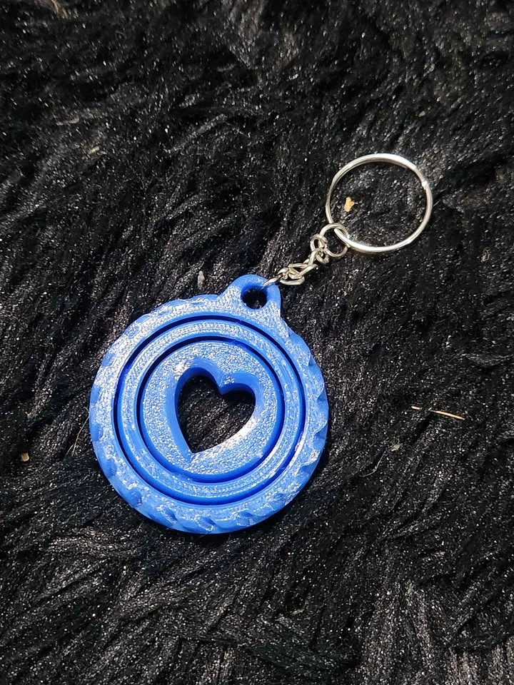 New Turning heart ❤️ Keychain | 3D printed - photo 2