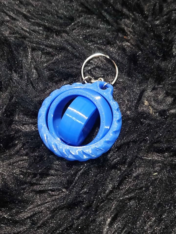 New Turning heart ❤️ Keychain | 3D printed - photo 3