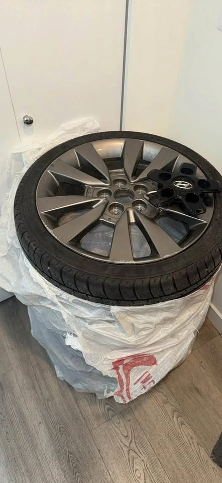 OEM Hyundai Alloy Rims & Tires Set – 225/40R18 - photo 3