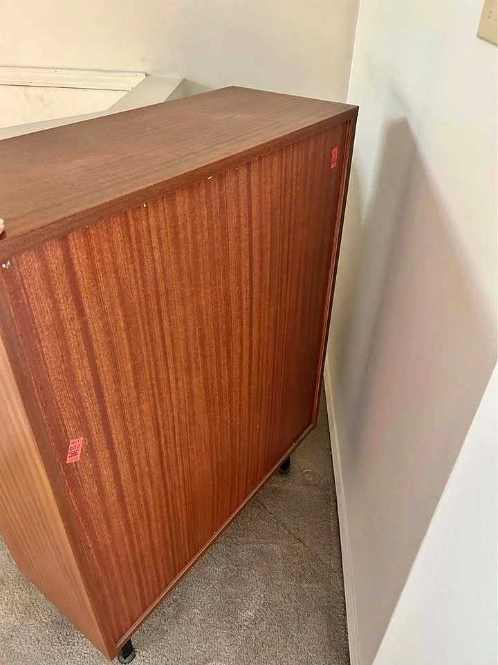 Vintage MCM wood & glass cabinet - photo 4