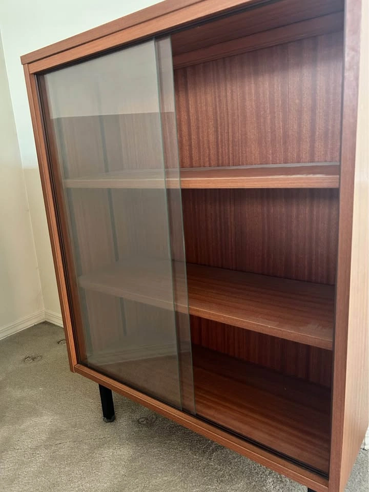Vintage MCM wood & glass cabinet - photo 2