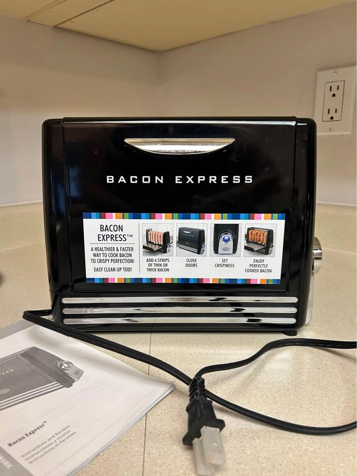 Bacon Express! BNIB - photo 4