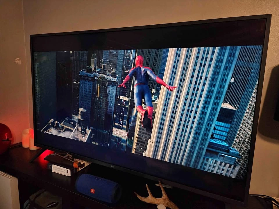 55" 4K HDR LG Smart TV with Remote and Feet