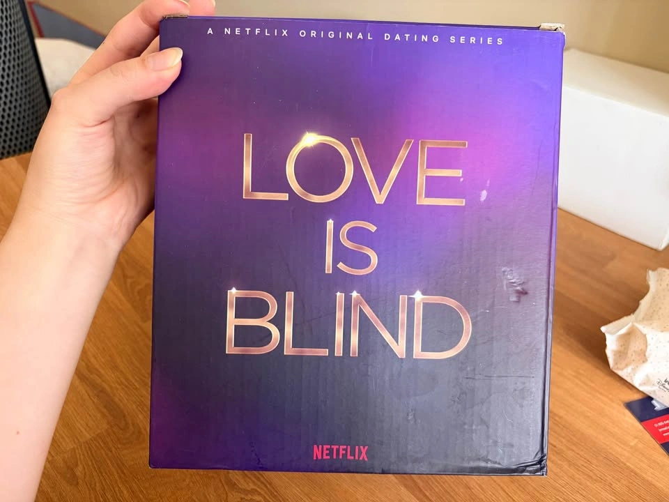 [Set of 2] Netflix Love Is Blind Gold Wine Goblet - photo 4
