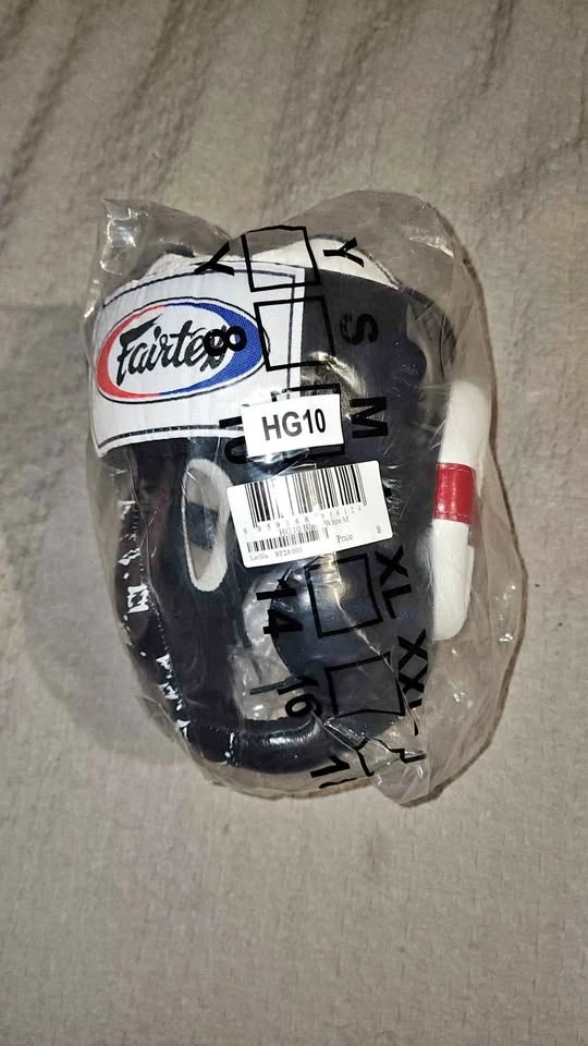 Fairtex Muay Thai Headgear "HG10" - medium
