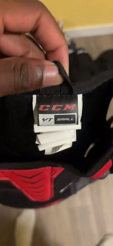 CCM Hockey Shoulder Pads and Pants - photo 3